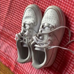 White Airforce 1s
